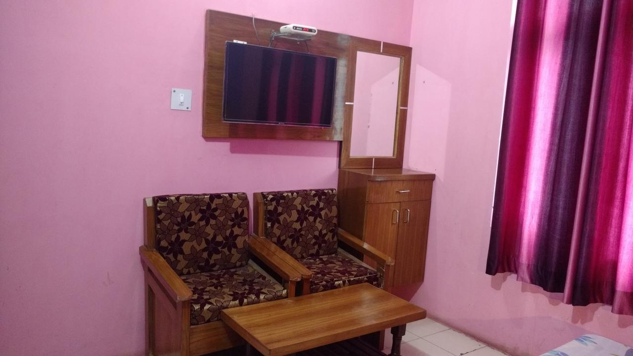 Hotel Brahma Kamal Joshimath Bagian luar foto