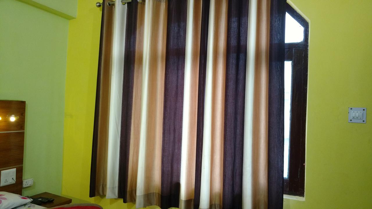 Hotel Brahma Kamal Joshimath Bagian luar foto
