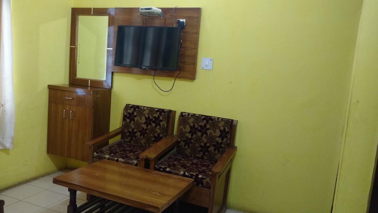 Hotel Brahma Kamal Joshimath Bagian luar foto