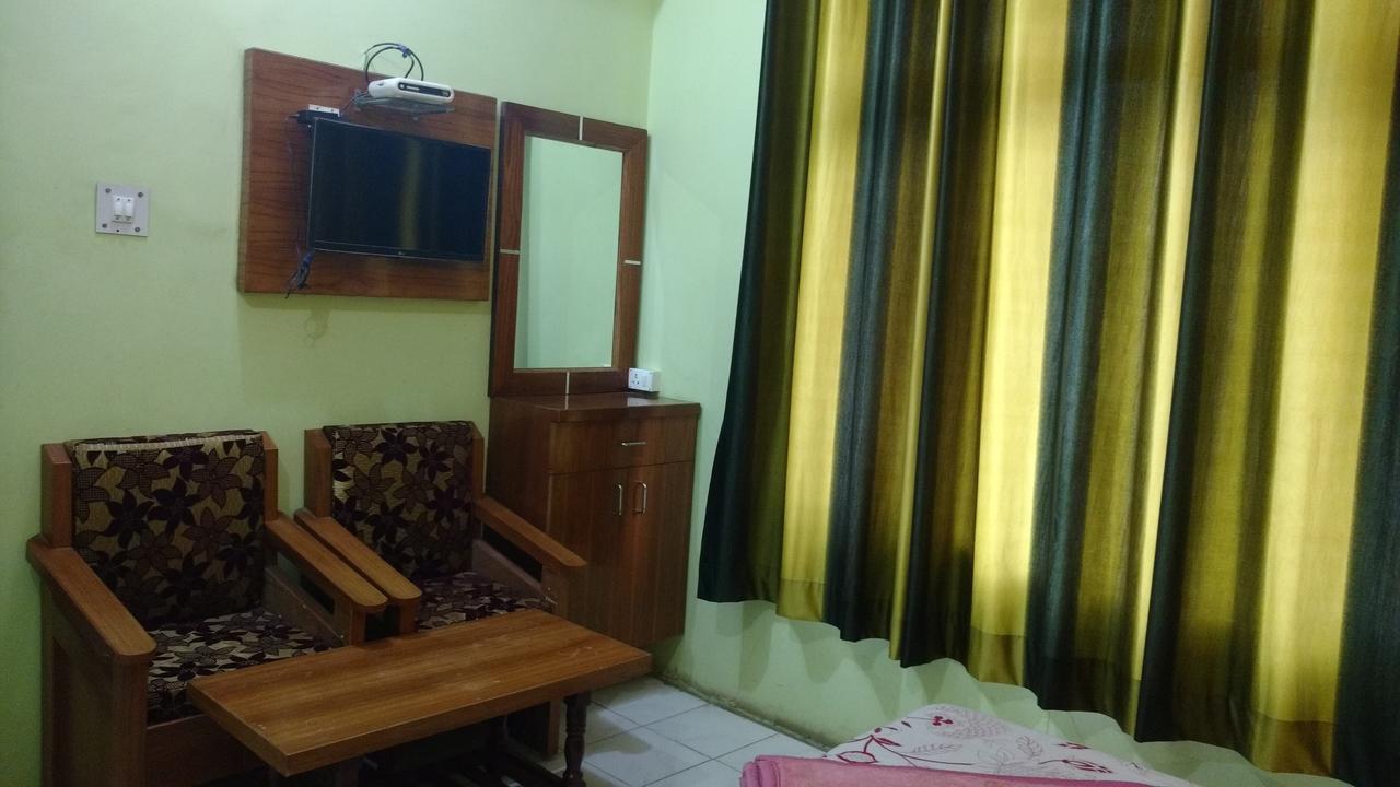Hotel Brahma Kamal Joshimath Bagian luar foto